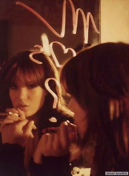 25P Mandy Moore - Sheryl Nields Photoshoot (2003)