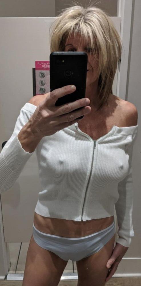 13P Hot Nurse Wife