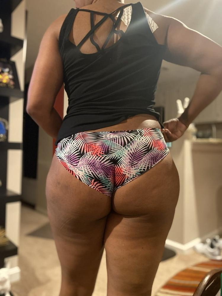 25P Sexy Milf Ass #2