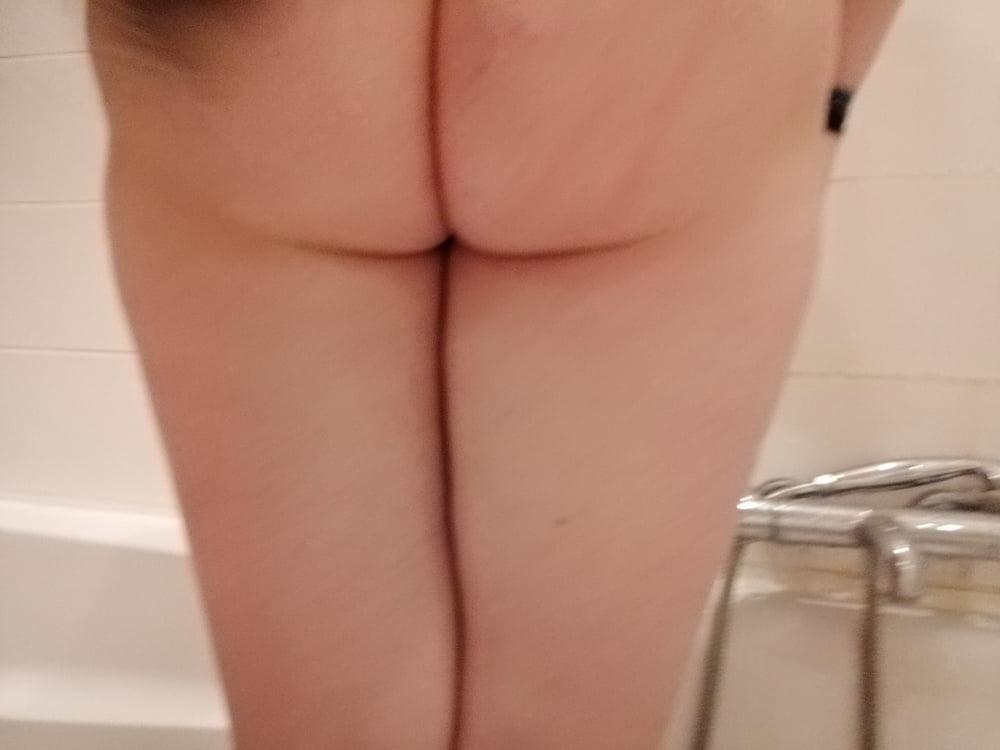 25P Caught her in the shower