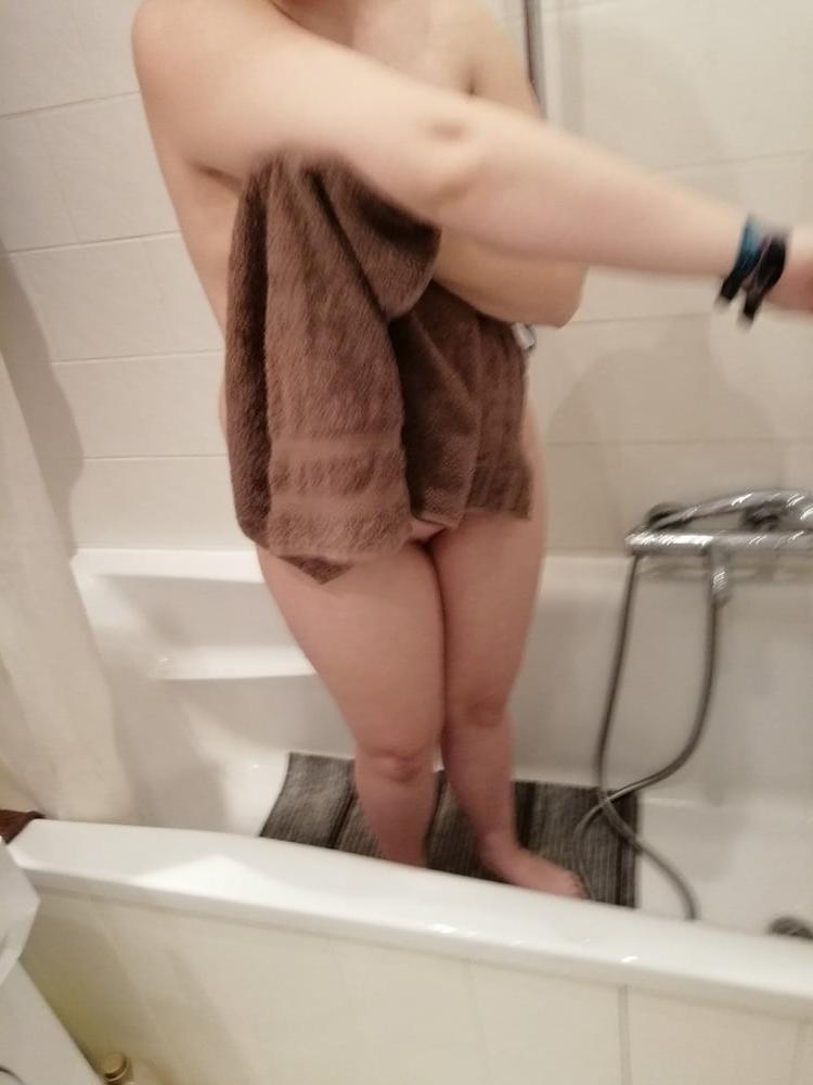 25P Caught her in the shower