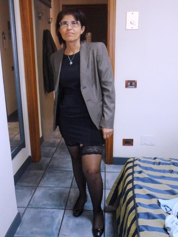 25P Italian slut wife Dora