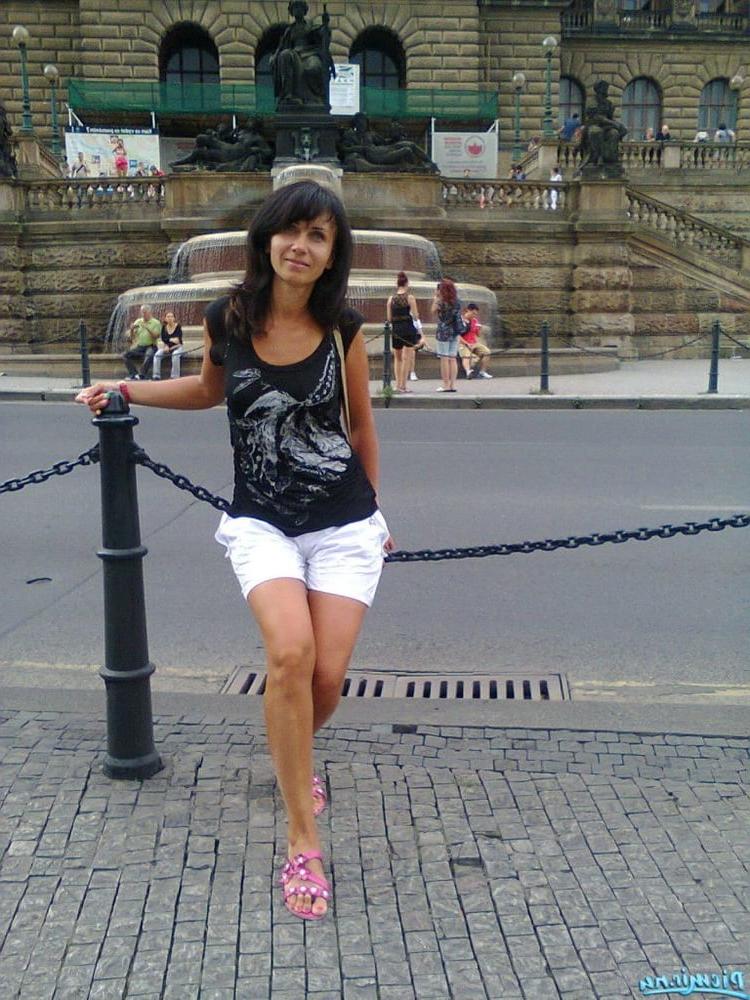 20P Cute Russian Wife Katia with Butterfly Pussy-Lips