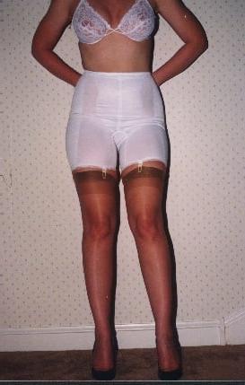 25P RHT Stocking Wife 11 - Girdle