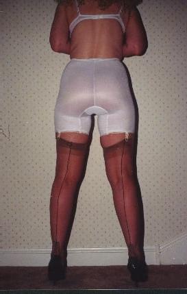 25P RHT Stocking Wife 11 - Girdle