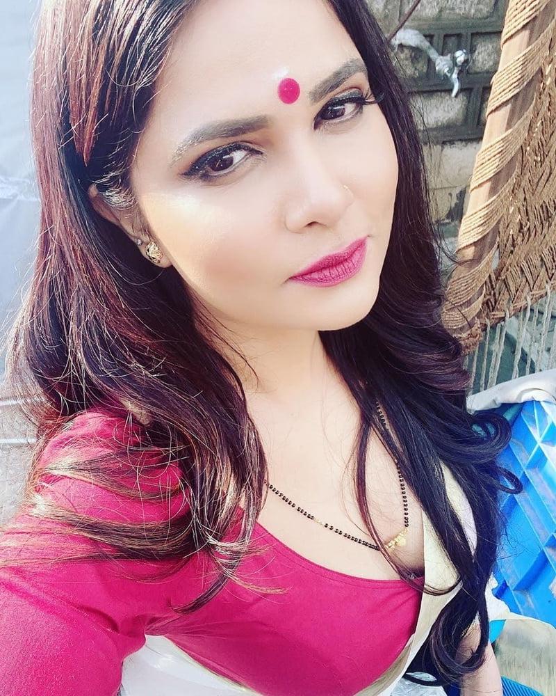 25P Indian Model (Aabha Paul - 3)