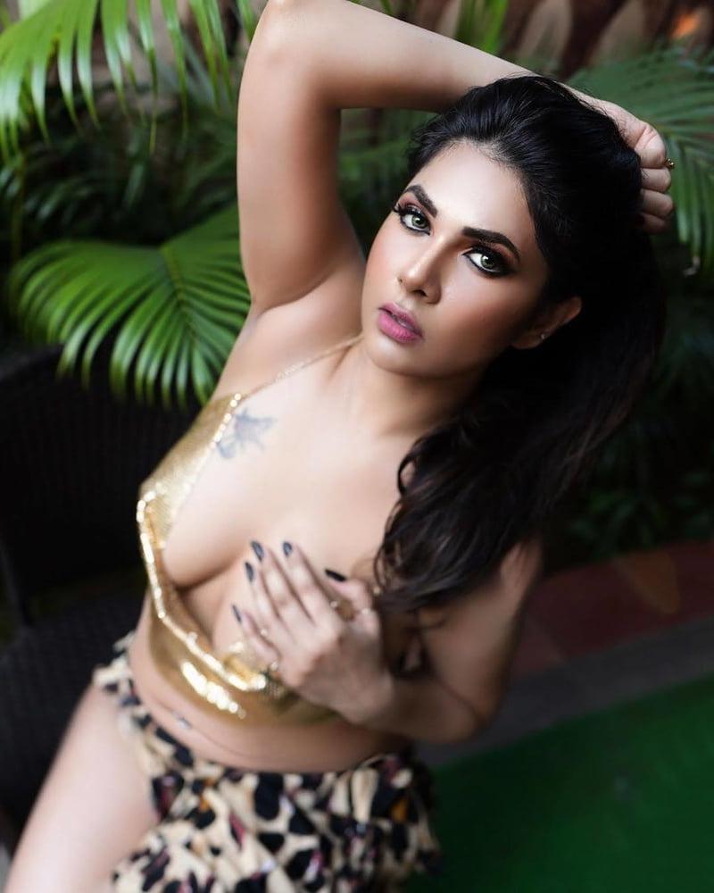 25P Indian Model (Aabha Paul - 3)