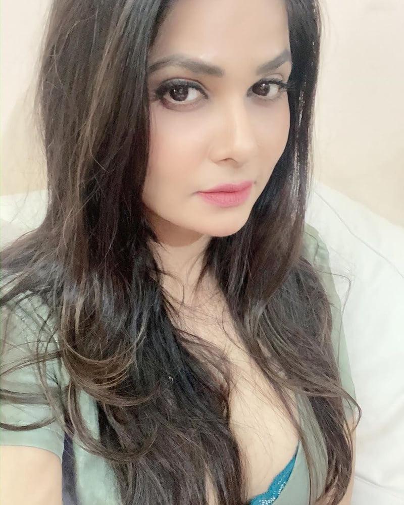 25P Indian Model (Aabha Paul - 3)