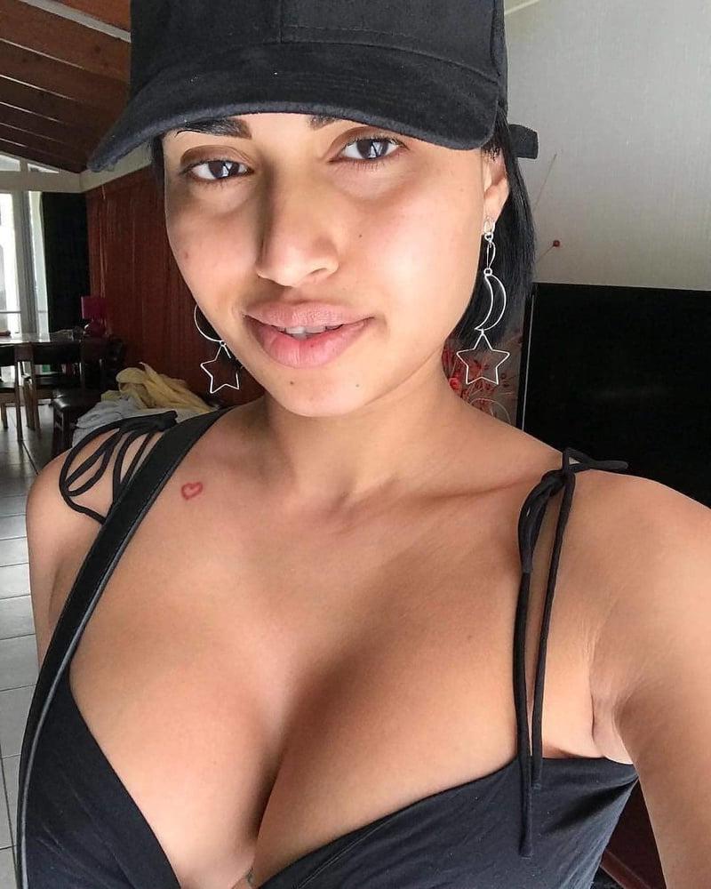 25P Indian Model (Twinkle Kapoor)