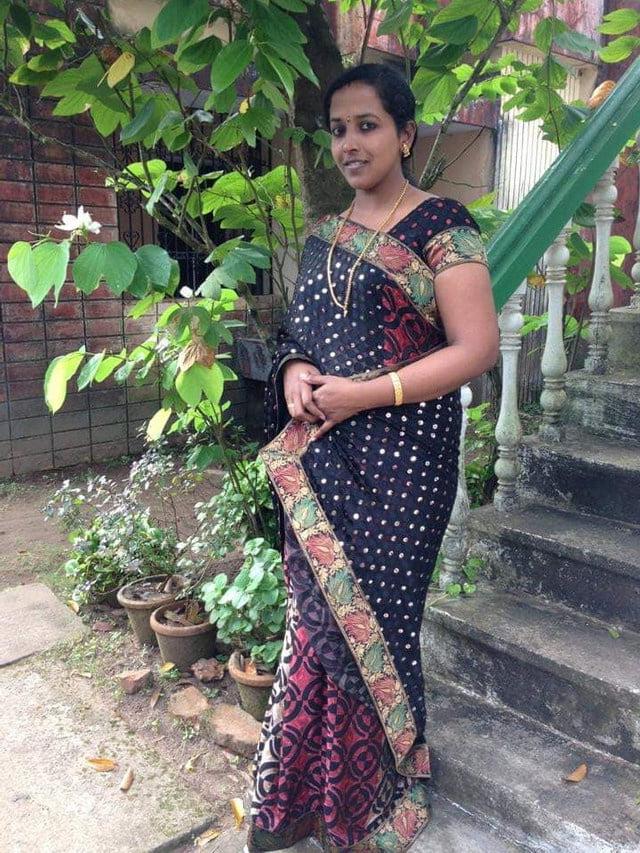 6P Nude Traditional south Indian wife