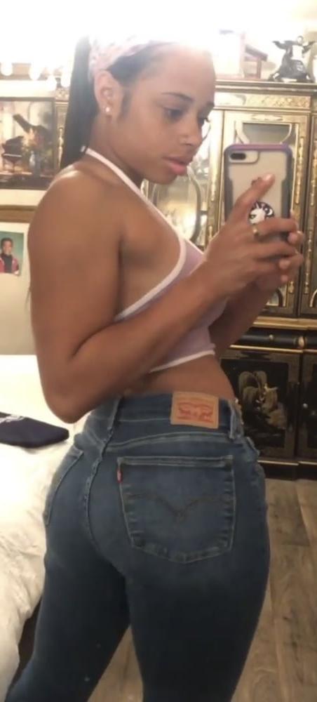 25P Slutty Ebony Teen! #2 (Comment what you would do to her)