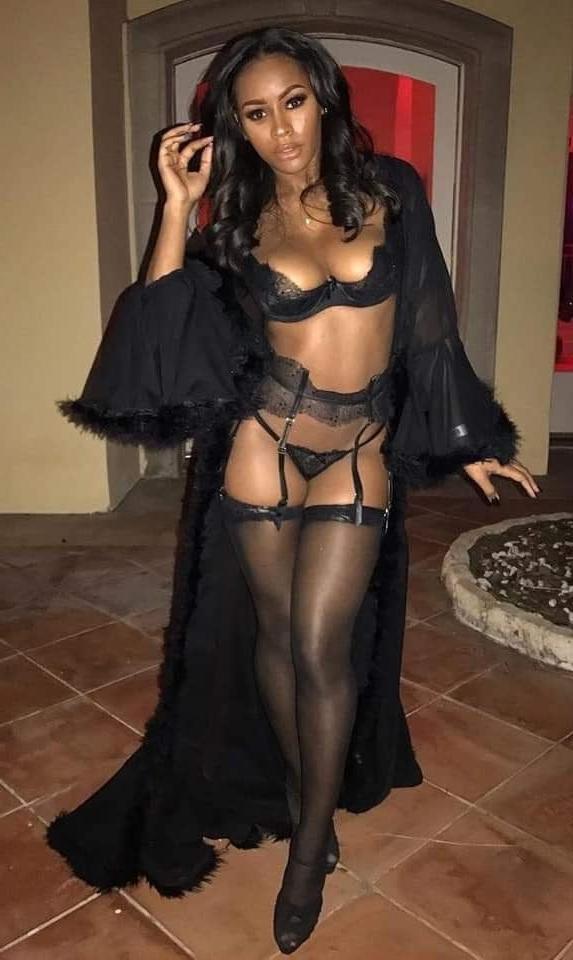 25P Hot Ebony Pussy