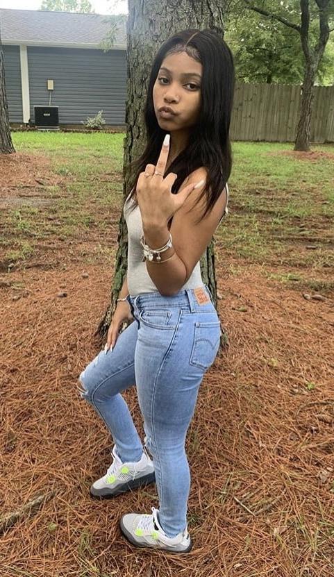 25P Slutty Ebony Teen! (What would you do to her?) Comment!