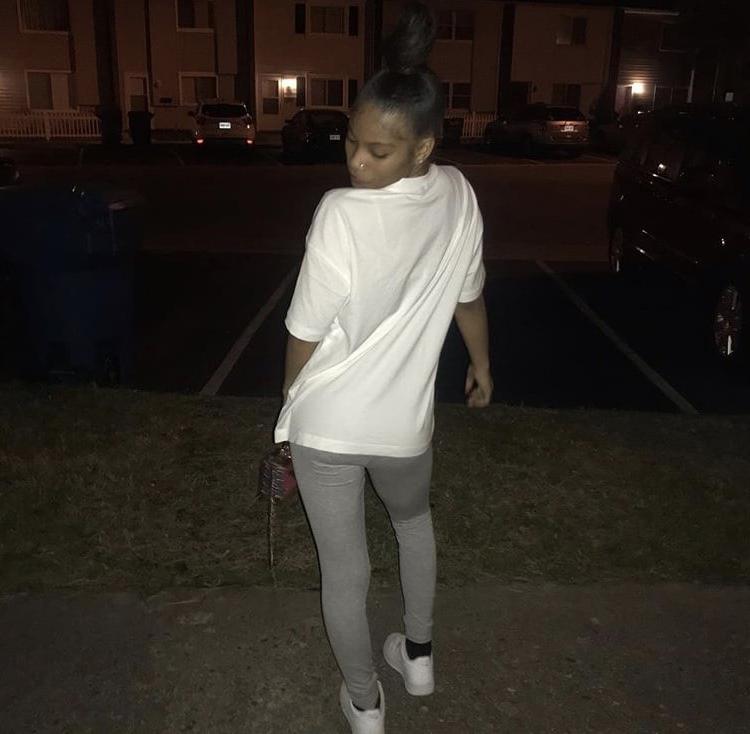 25P Slutty Ebony Teen! (What would you do to her?) Comment!