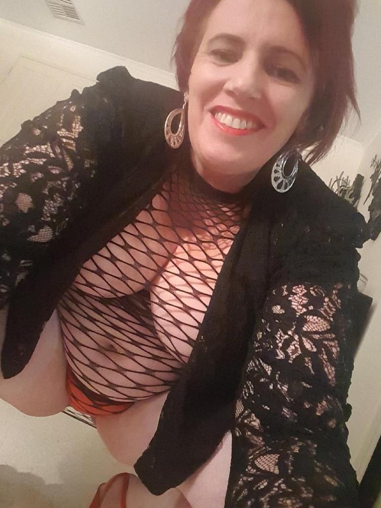 25P Rachel exposed wife