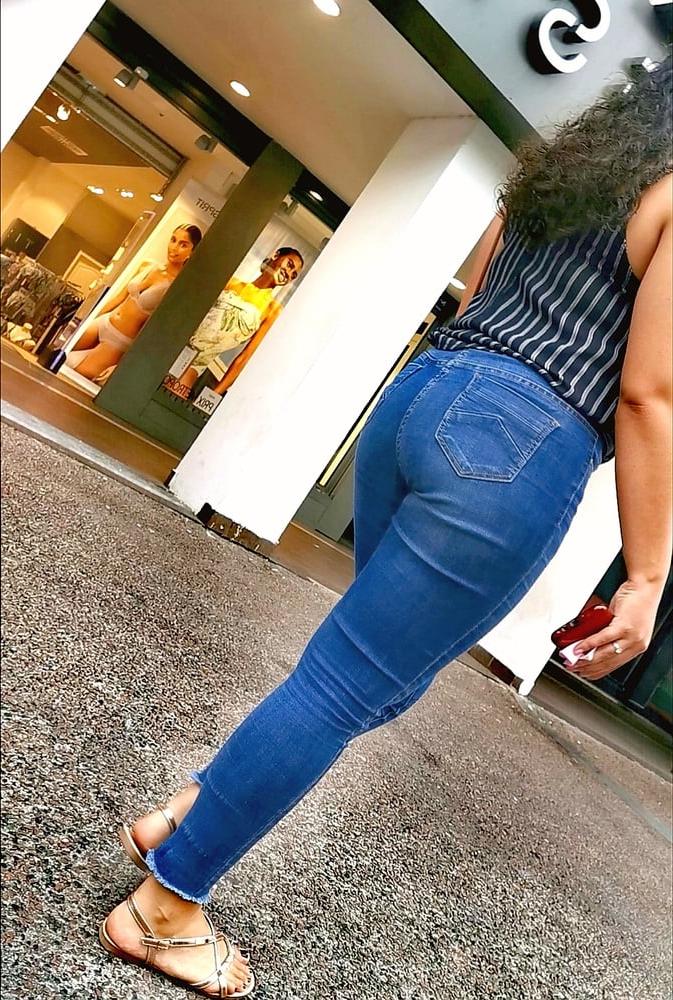 25P Voyeur August 2020 Big Ass
