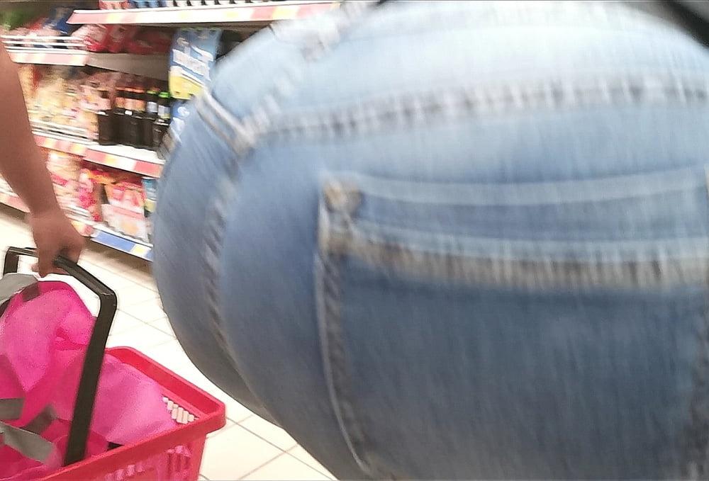 25P Voyeur August 2020 Big Ass