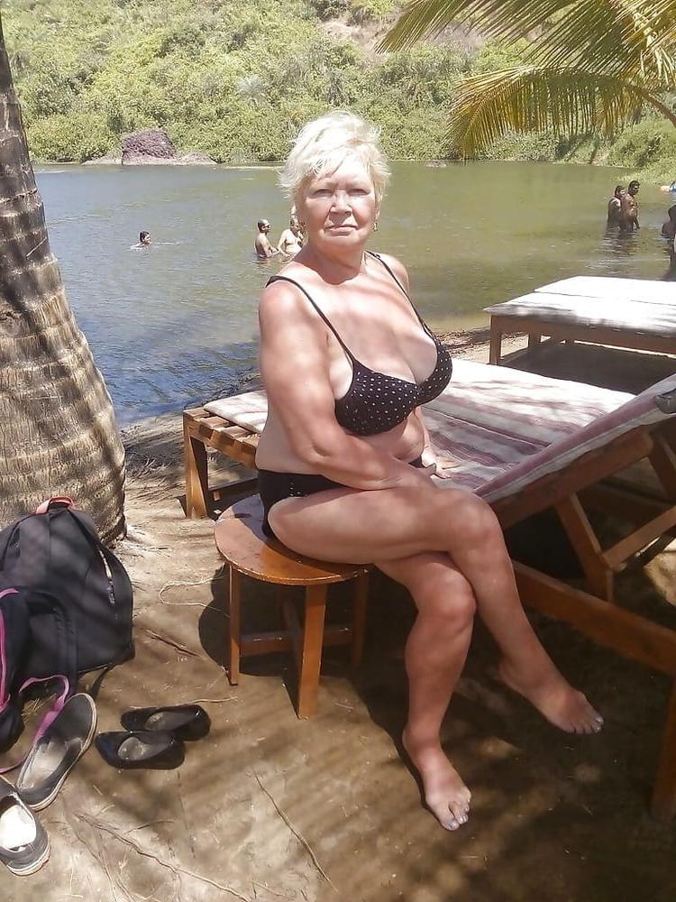 23P My crazy aunt