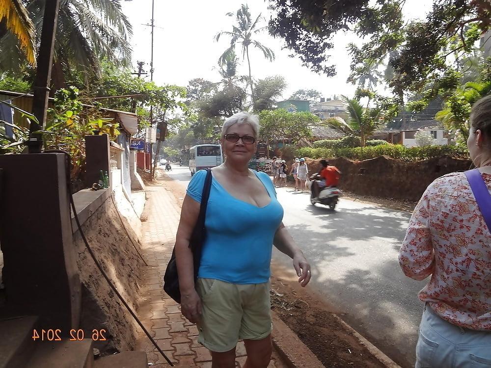 23P My crazy aunt