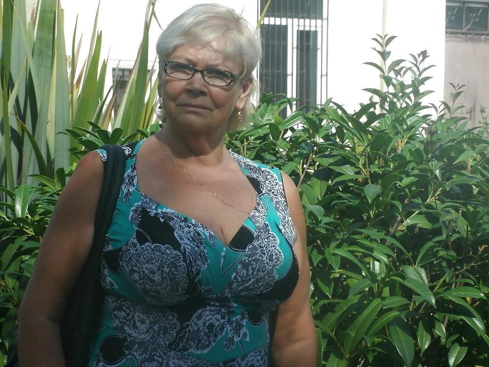 23P My crazy aunt