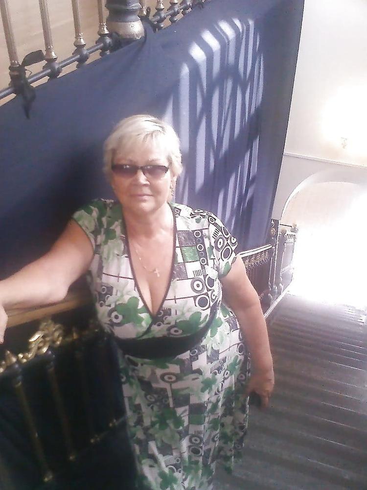 23P My crazy aunt