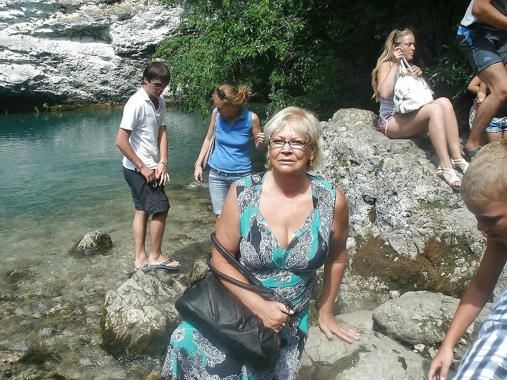 23P My crazy aunt