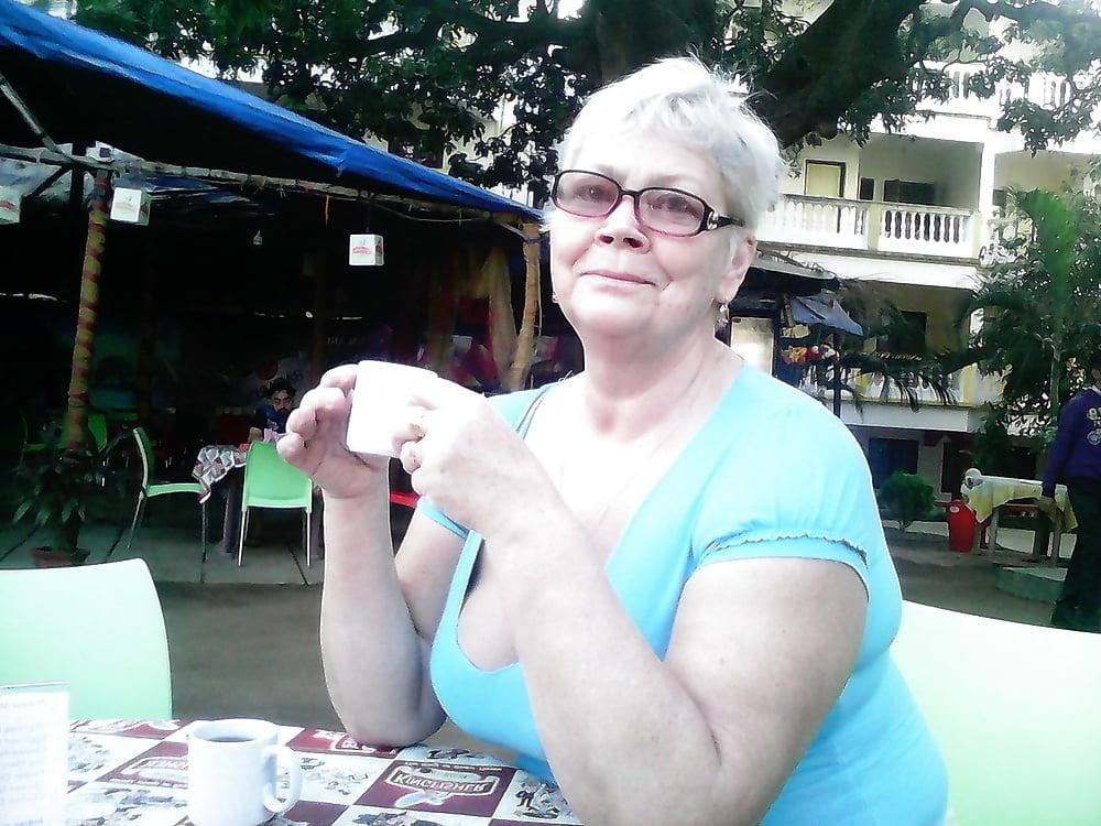23P My crazy aunt