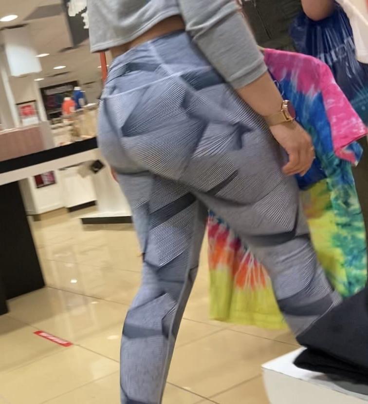 6P nice Latina big ass candid