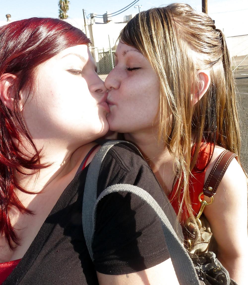 25P Babes Kissing Babes