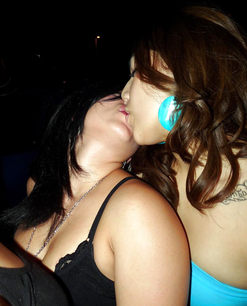 25P Babes Kissing Babes