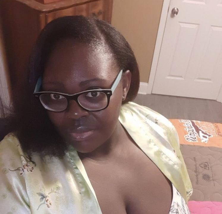 5P Schwarze BBW-Milf aus Virginia