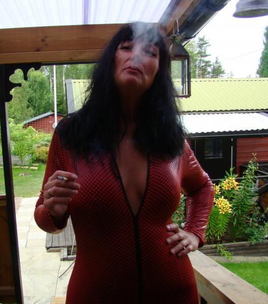 25P Arrogant bitches (smoking with hands on hips)