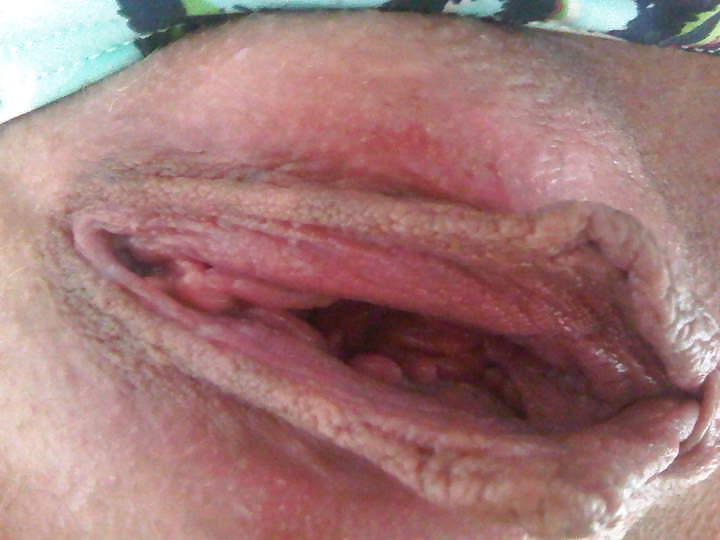25P Pussy toy wet