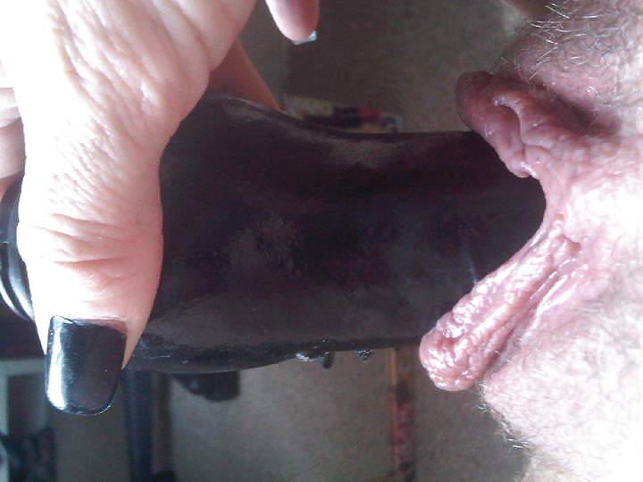 25P Pussy toy wet