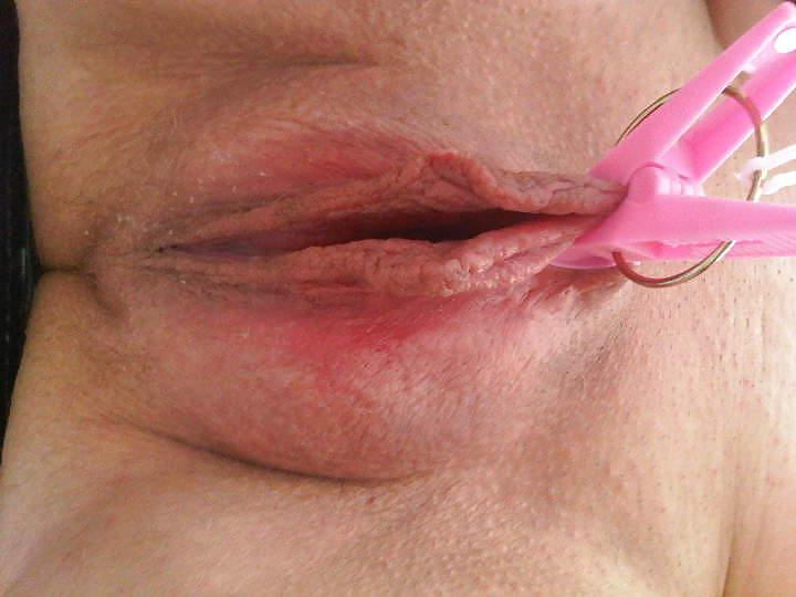 25P Pussy toy wet