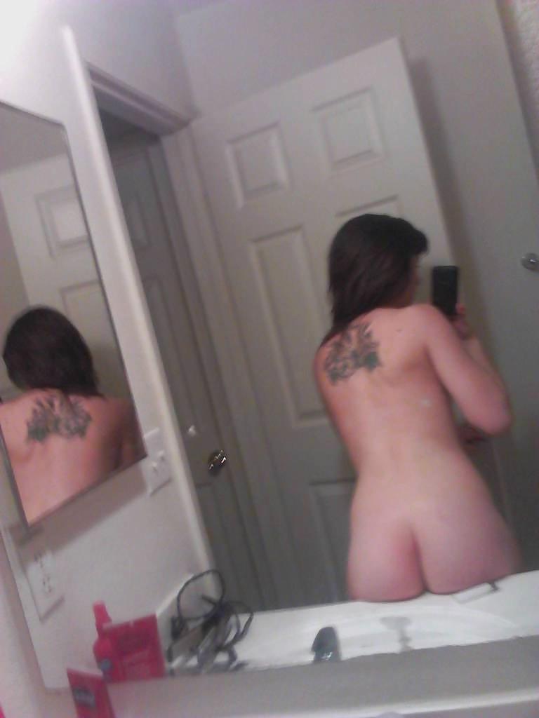 25P Self Shot Latin babes