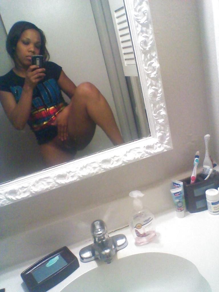 25P Self Shot Latin babes