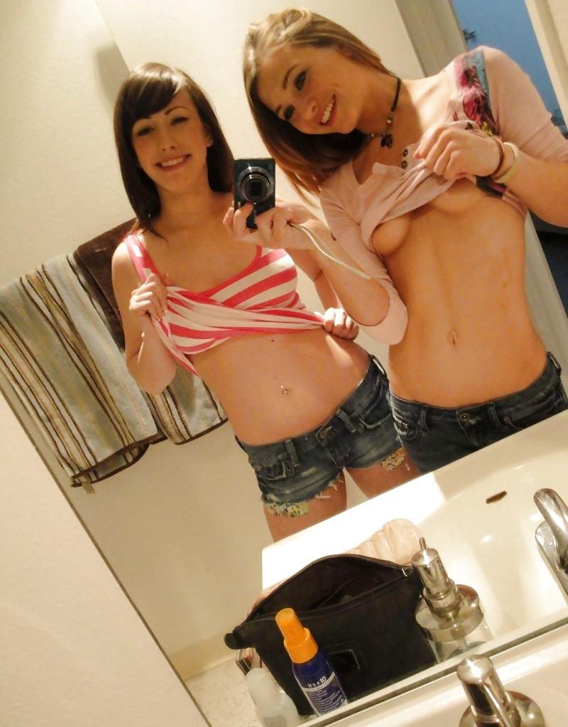 25P Self Shot Latin babes