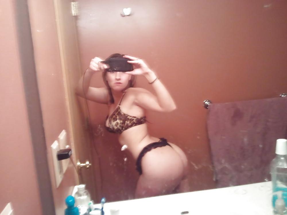 25P Self Shot Latin babes