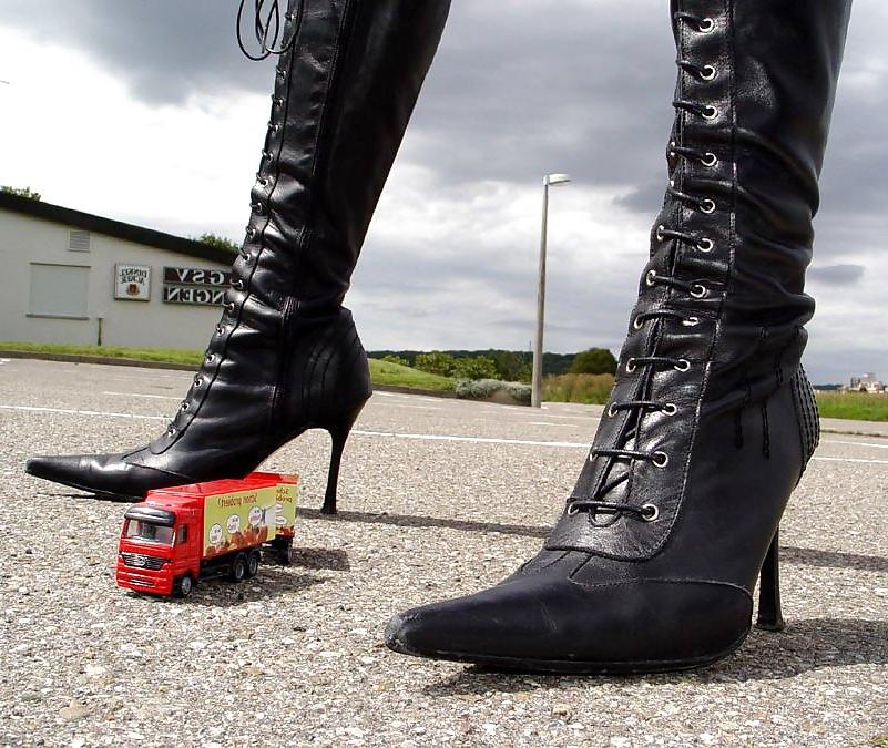 25P Boots 