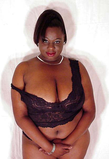 25P Big & Busty Ebony MiLFs Mix