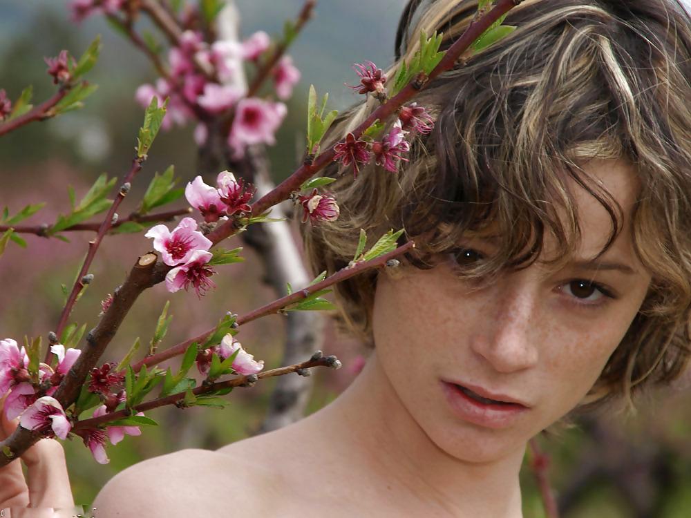 13P Skinny whore in a lush garden