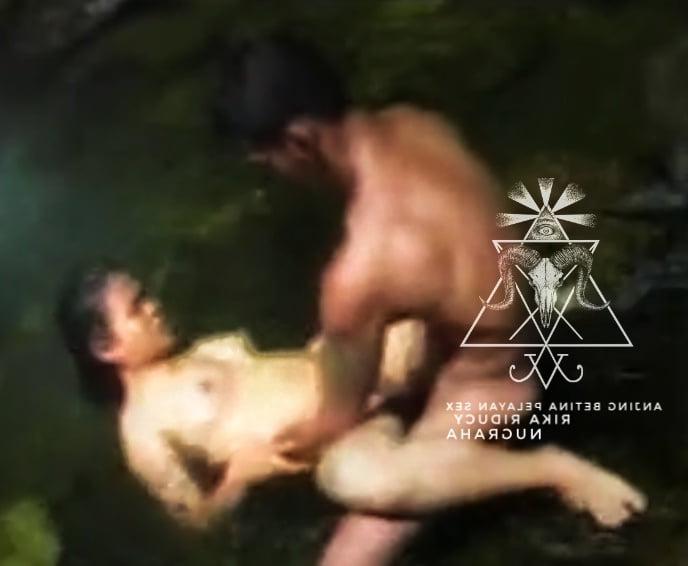 25P INDONESIAN DEVIL WHORE
