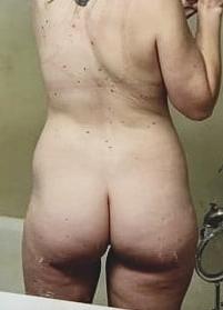 25P Gorgeous Curvy Big Floppy Tit MILF Has A Great Ass
