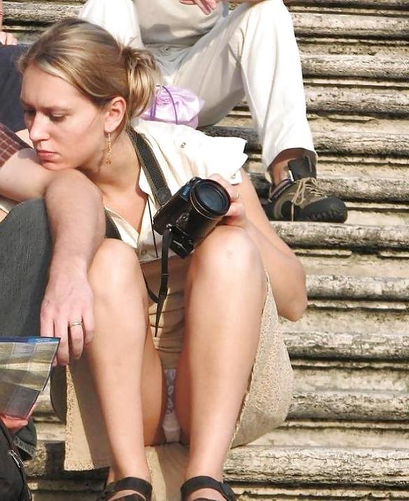 25P Upskirt Caught On Camera With A Camera