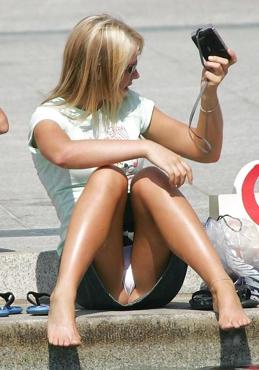 25P Upskirt Caught On Camera With A Camera