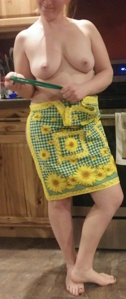 25P Redhead wife