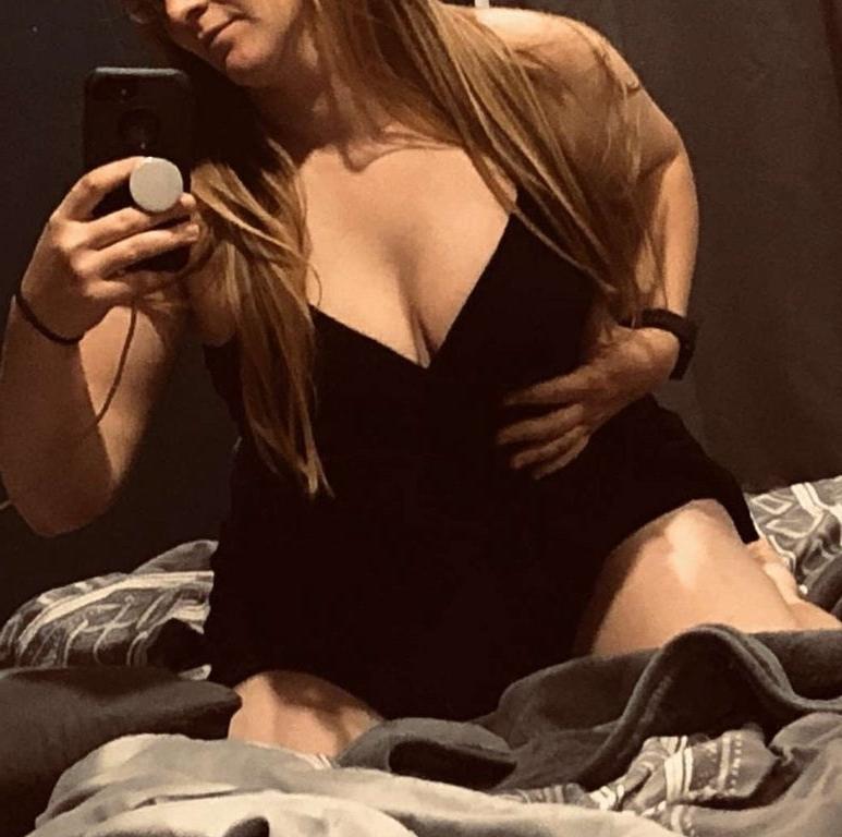 25P Redhead wife