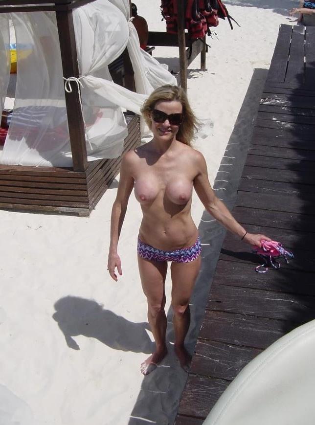 18P Cute Wife Exposed as a Cocksucker