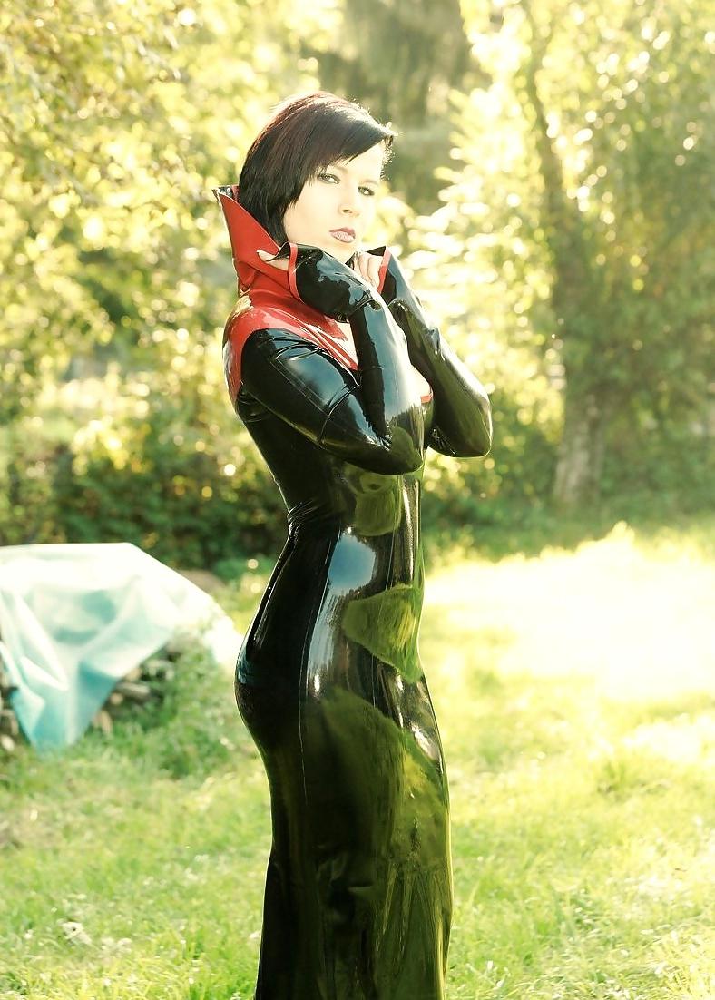 16P Some latex,some boots and some trannys